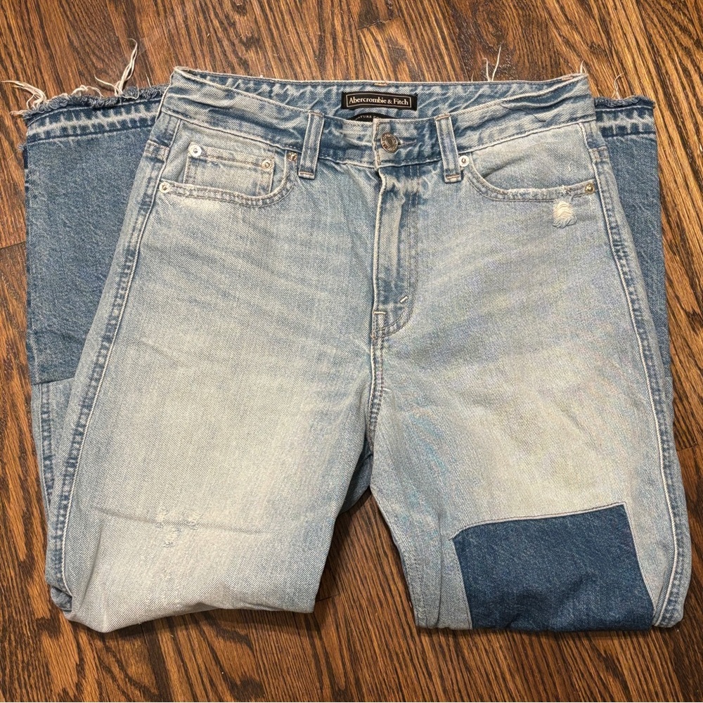 🩵 Abercrombie patchwork distressed jeans- size 26W 27L 🩵